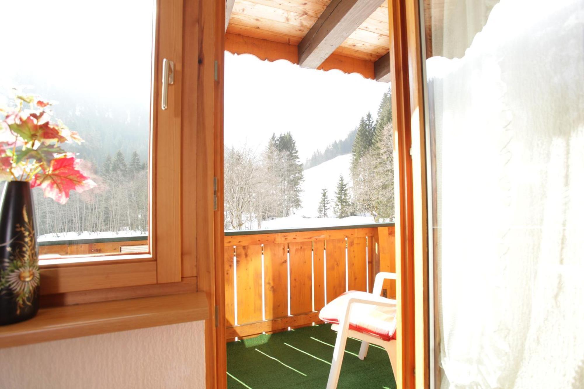 Haus Derra Bed and Breakfast Mittelberg Exterior foto