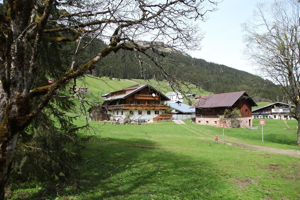 Haus Derra Bed and Breakfast Mittelberg Exterior foto