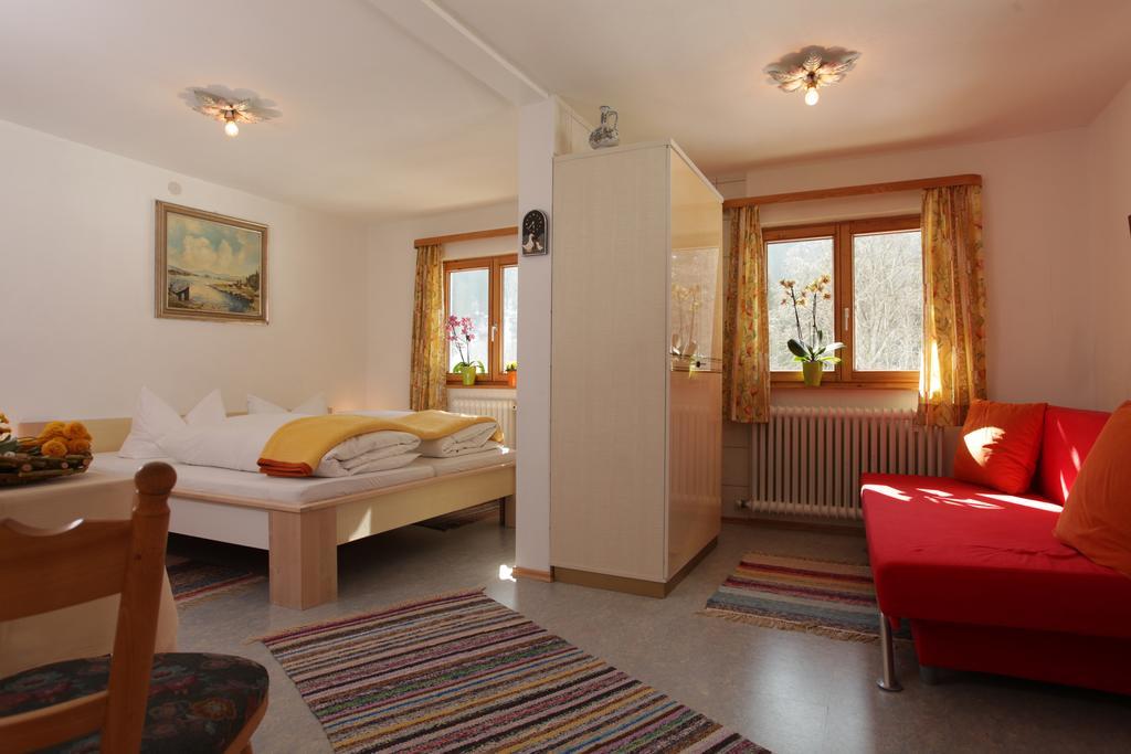 Haus Derra Bed and Breakfast Mittelberg Exterior foto