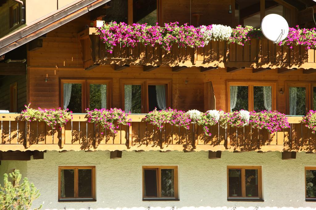 Haus Derra Bed and Breakfast Mittelberg Exterior foto