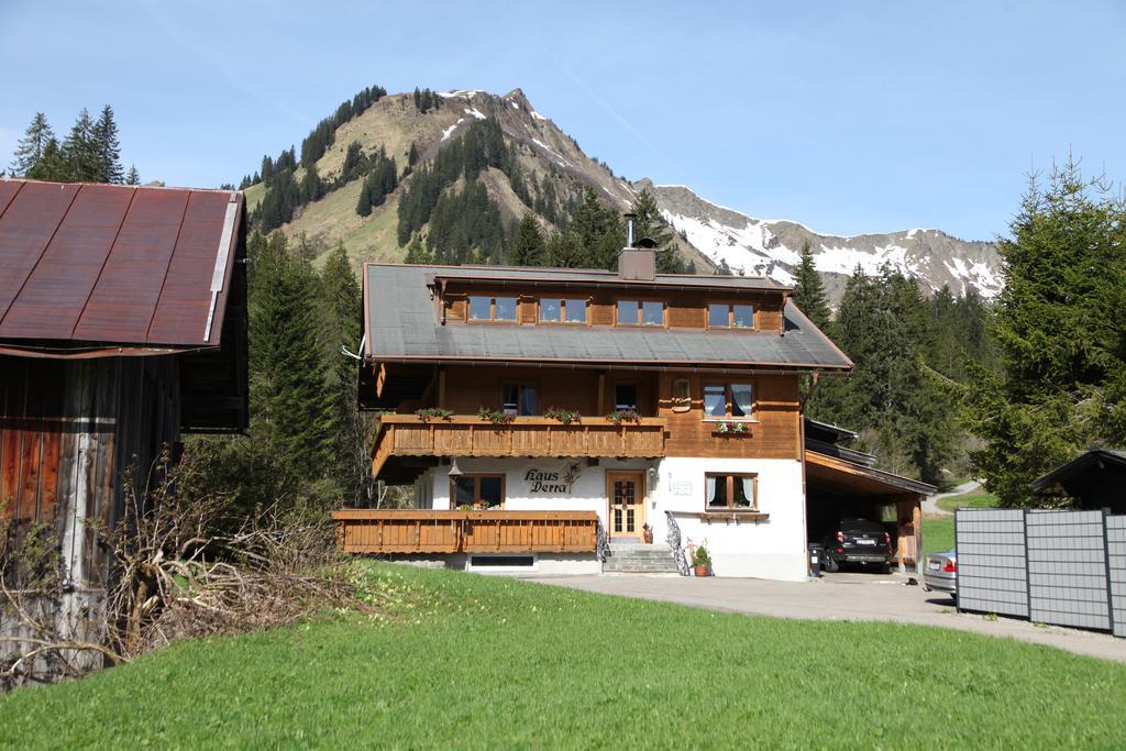 Haus Derra Bed and Breakfast Mittelberg Exterior foto